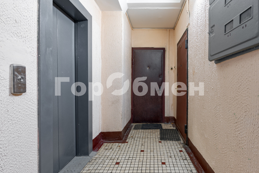 Продажа 3-комнатной квартиры, Москва, Россия,   Винницкая улица