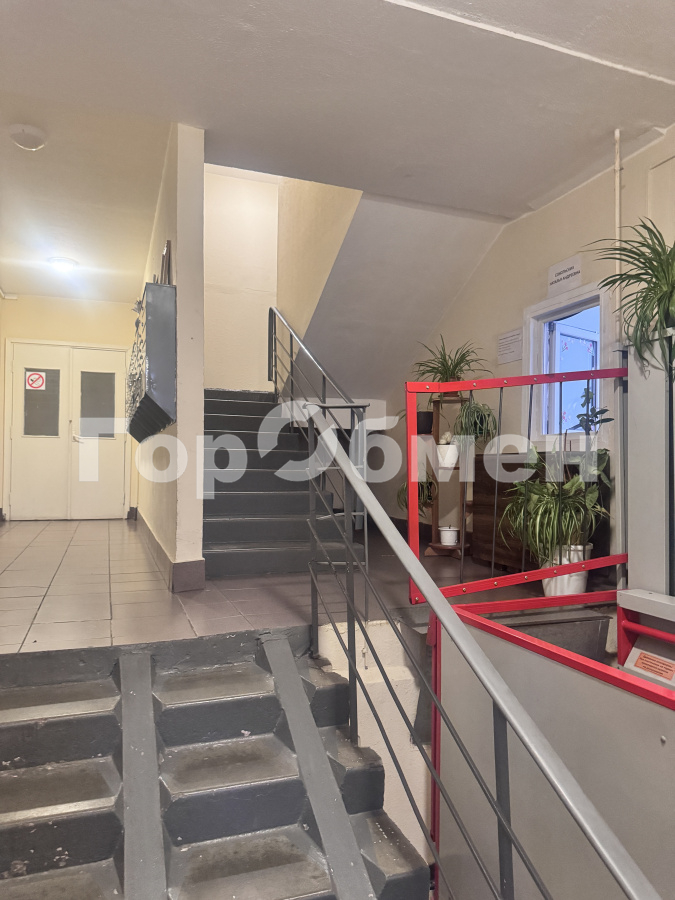 Продажа 2-комнатной квартиры, Москва, Россия,   Лукинская улица