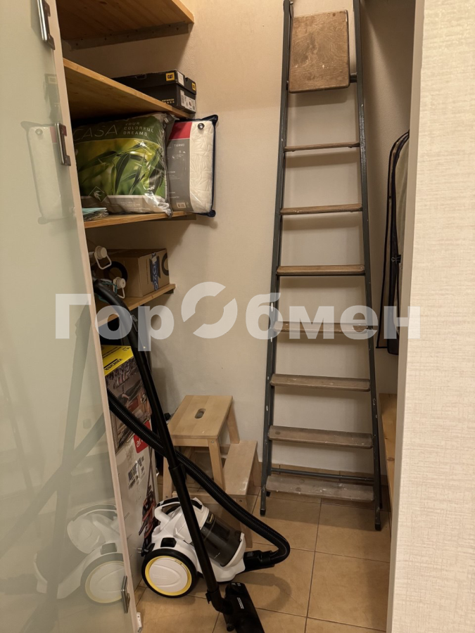 Продажа 2-комнатной квартиры, Москва, Россия,   Воротынская улица