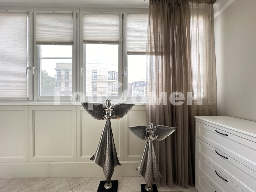 Продажа 3-комнатной квартиры, Москва, Россия,    Староволынская улица