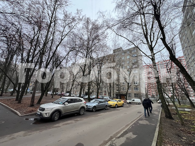 Аренда 3-комнатной квартиры, Москва, Россия,   улица 26 Бакинских Комиссаров