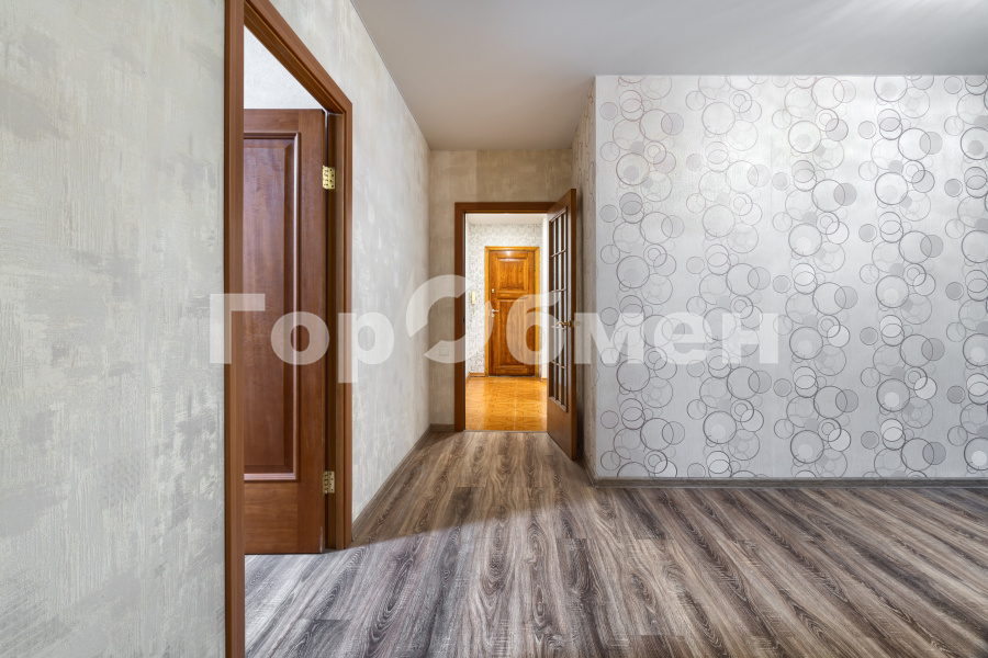 Продажа 3-комнатной квартиры, Москва, Россия,   Винницкая улица