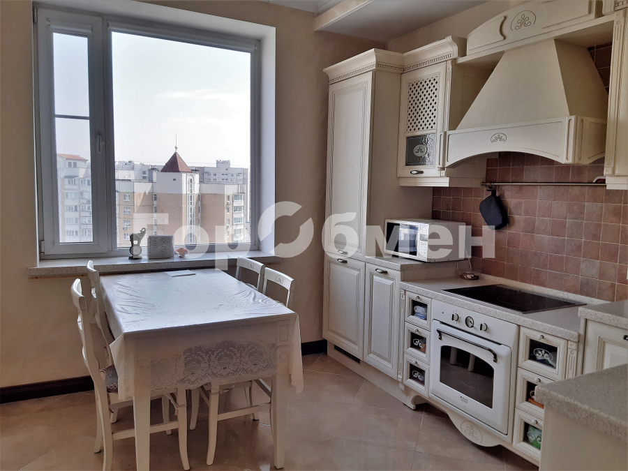 Аренда 3-комнатной квартиры, Москва, Россия,   улица Раменки