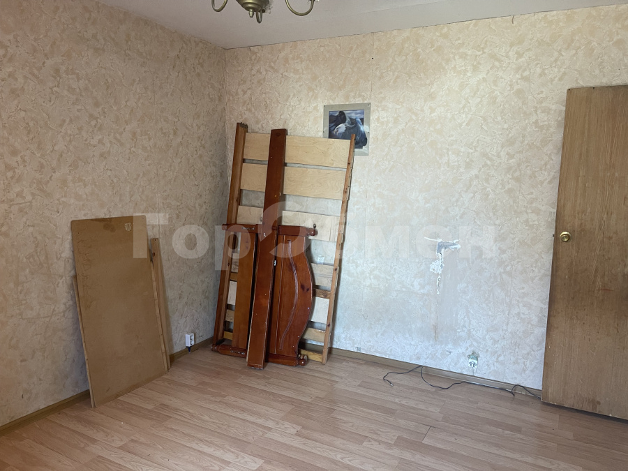 Продажа 2-комнатной квартиры, Москва, Россия,   улица Коминтерна