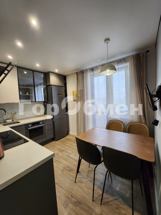 Аренда 3-комнатной квартиры, Москва, Россия,   Профсоюзная улица