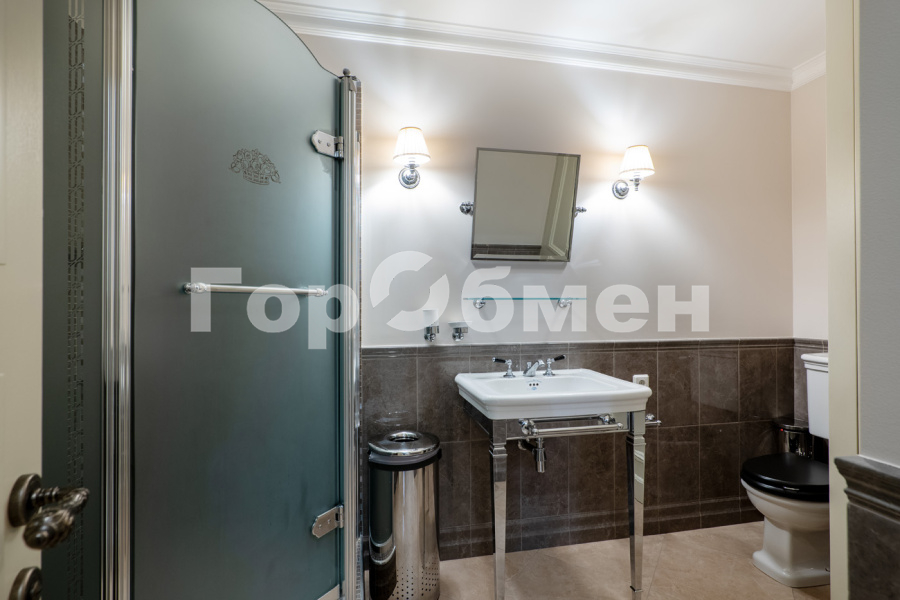 Продажа 2-комнатной квартиры, Москва, Россия,    Староволынская улица