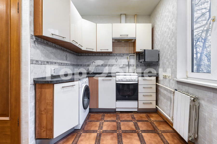 Продажа 3-комнатной квартиры, Москва, Россия,   Винницкая улица