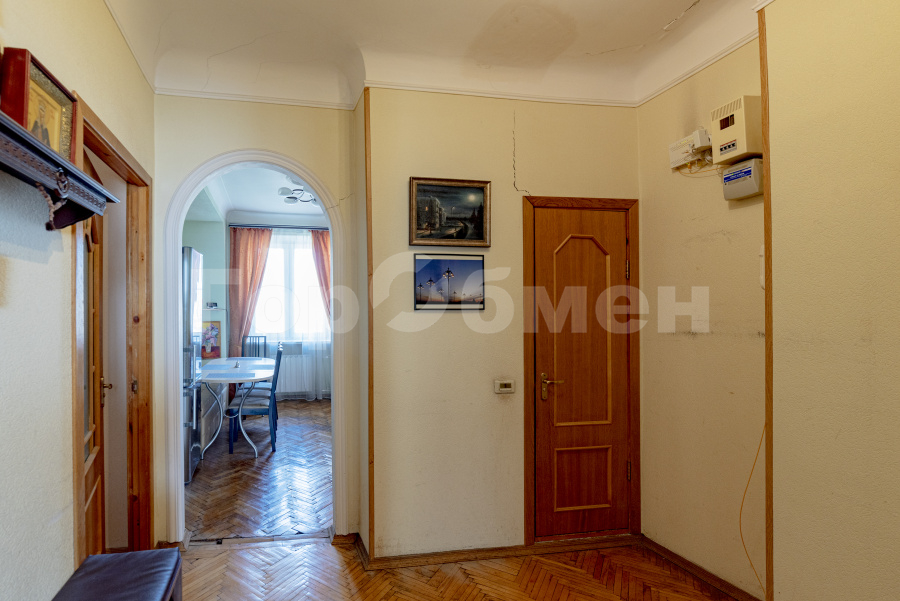 Продажа 4-комнатной квартиры, Москва, Россия,    Кропоткинский переулок