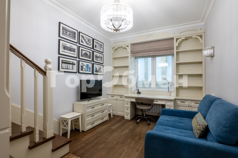 Продажа 2-комнатной квартиры, Москва, Россия,    Староволынская улица