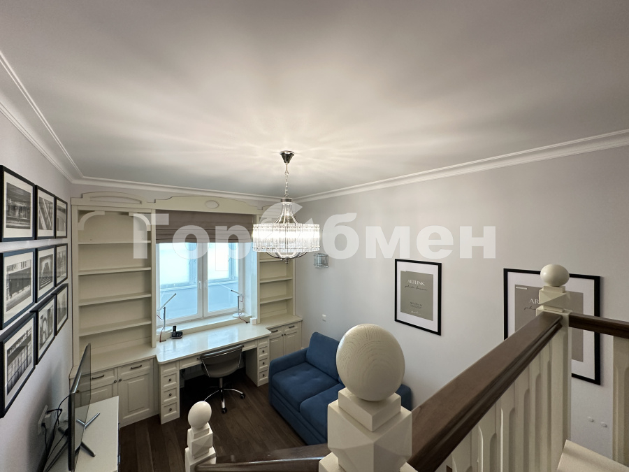 Продажа 2-комнатной квартиры, Москва, Россия,    Староволынская улица