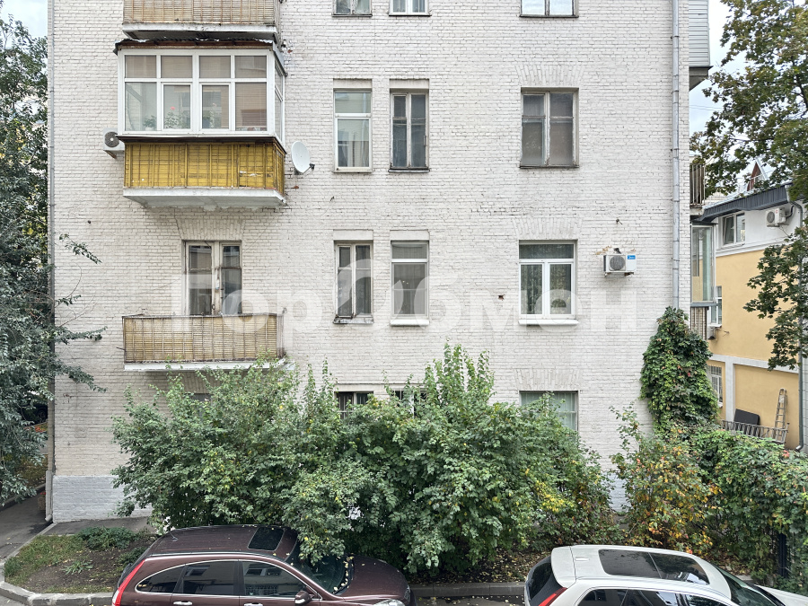 Продажа 3-комнатной квартиры, Москва, Россия,    Карманицкий переулок