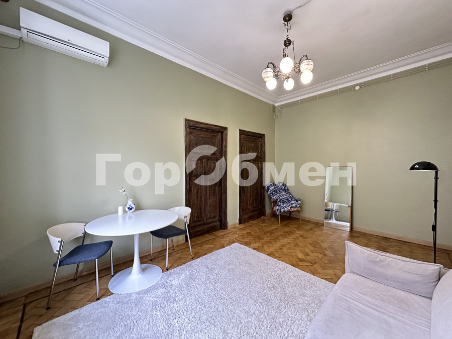 Продажа 3-комнатной квартиры, Москва, Россия,    Карманицкий переулок