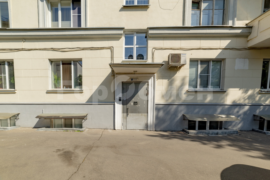 Продажа 4-комнатной квартиры, Москва, Россия,    Кропоткинский переулок