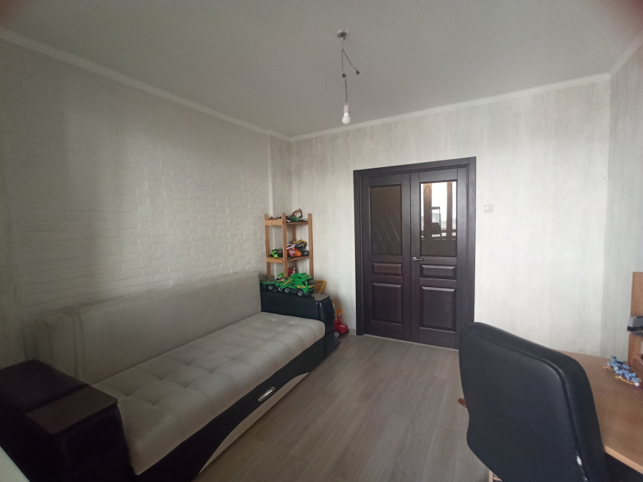 Продажа 3-комнатной квартиры, Москва, Россия,    улица Вертолётчиков