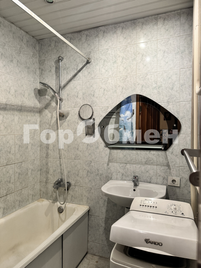 Продажа 2-комнатной квартиры, Москва, Россия,   улица Ремизова