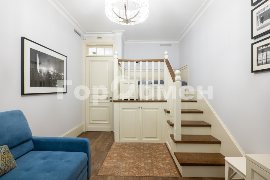 Продажа 3-комнатной квартиры, Москва, Россия,    Староволынская улица