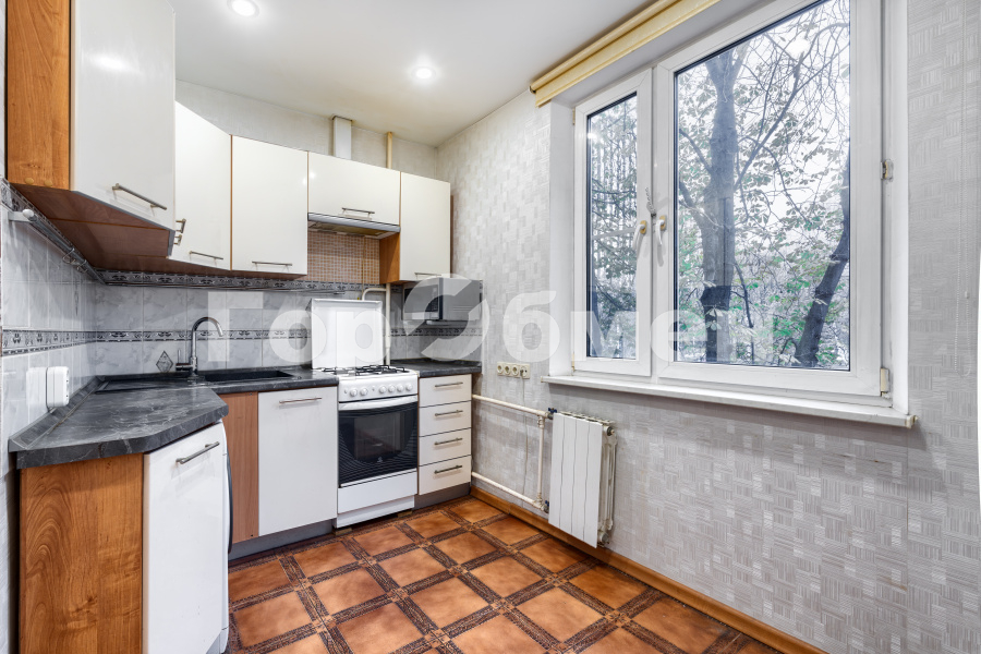 Продажа 3-комнатной квартиры, Москва, Россия,   Винницкая улица