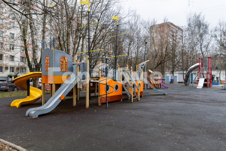 Продажа 1-комнатной квартиры, Москва, Россия,   Полярная улица