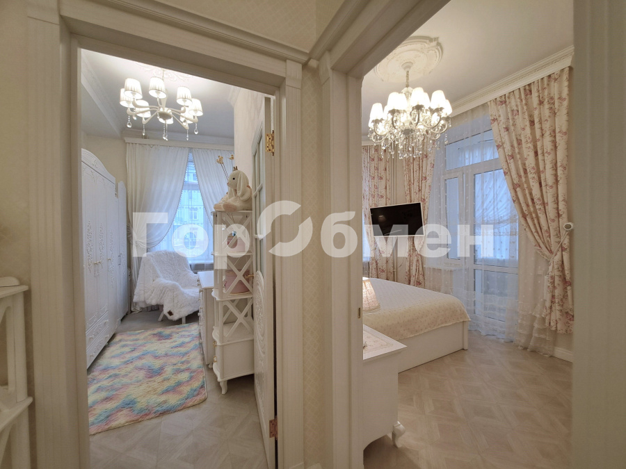 Продажа 3-комнатной квартиры, Москва, Россия,   1-я Владимирская улица