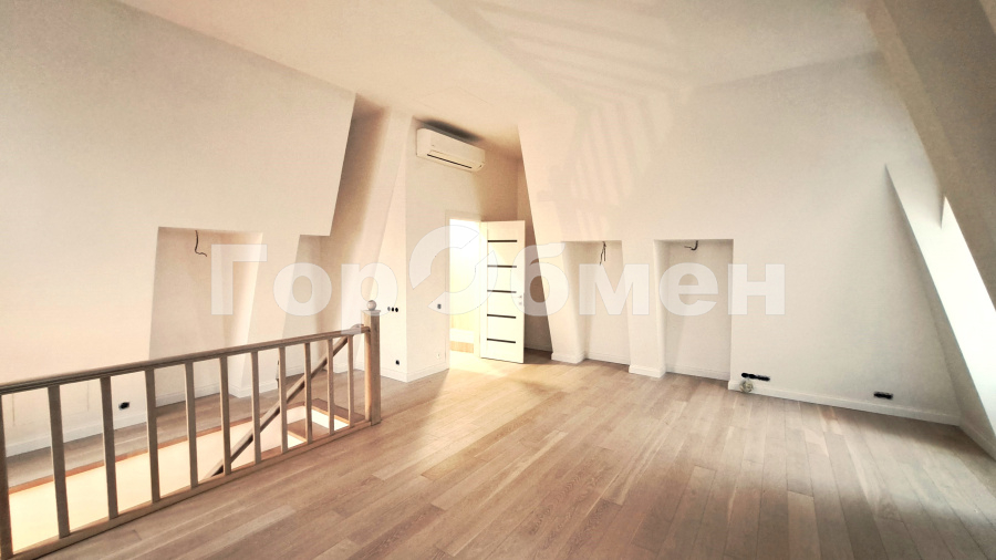 Продажа 4-комнатной квартиры, Москва, Россия,   1-я Мясниковская улица