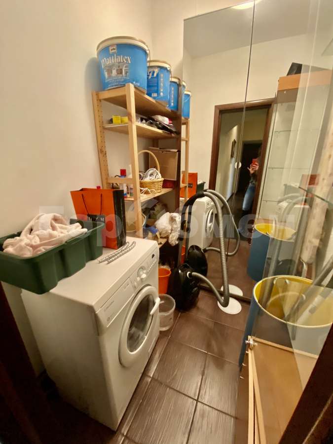 Продажа 2-комнатной квартиры, Москва, Россия,    Кутузовский проспект