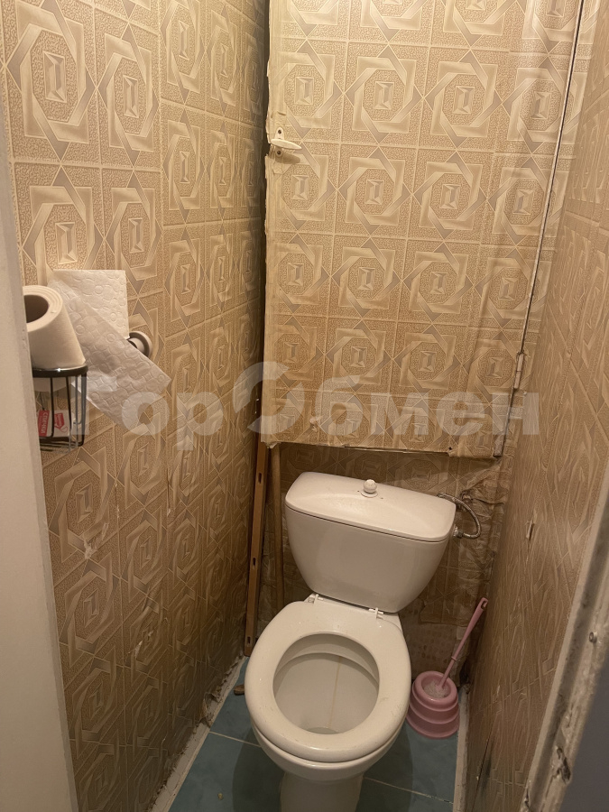 Продажа 2-комнатной квартиры, Москва, Россия,   улица Коминтерна