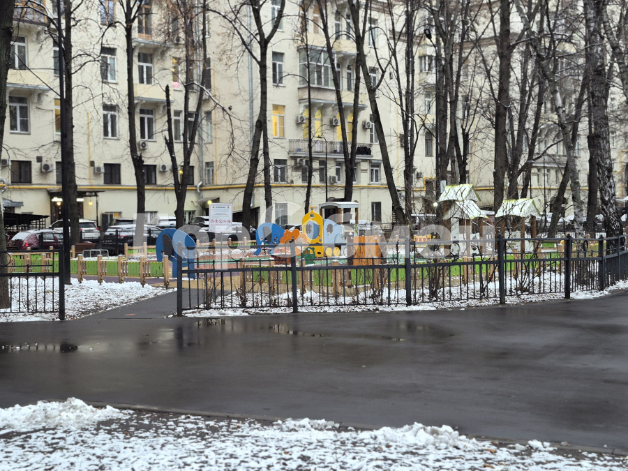 Продажа 2-комнатной квартиры, Москва, Россия,   Кутузовский проспект