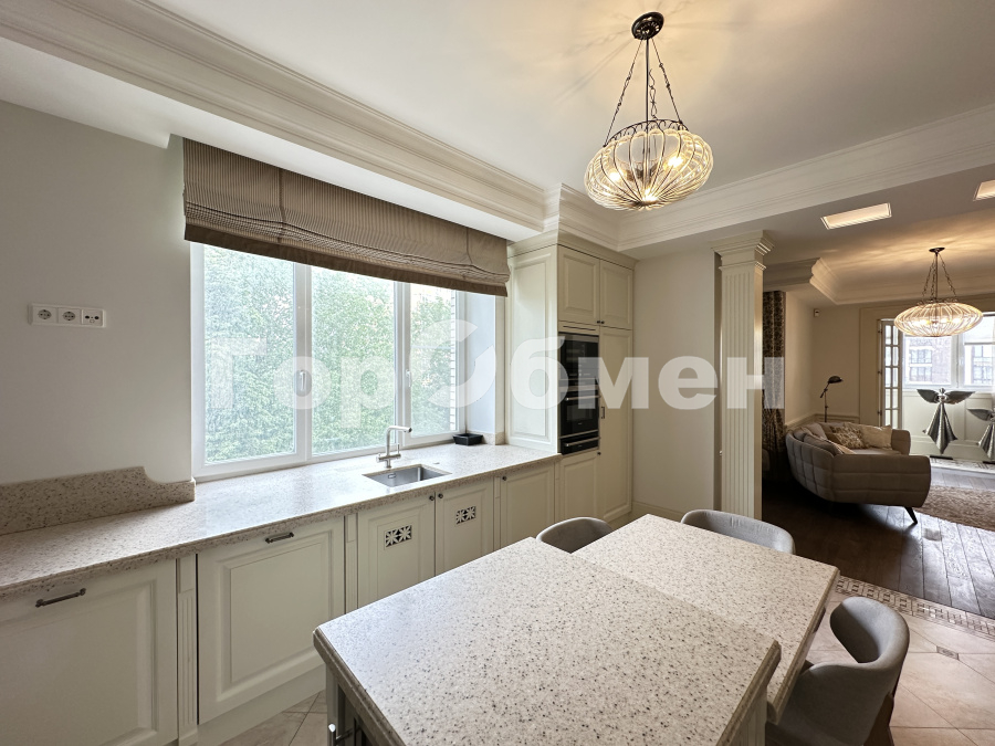 Продажа 2-комнатной квартиры, Москва, Россия,    Староволынская улица