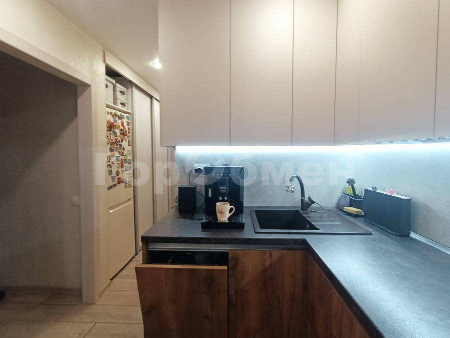 Продажа 2-комнатной квартиры, Москва, Россия,   улица Искры