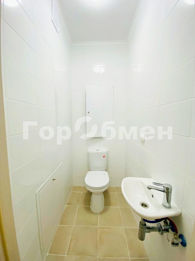 Продажа 3-комнатной квартиры, Москва, Россия,   улица Генерала Глаголева