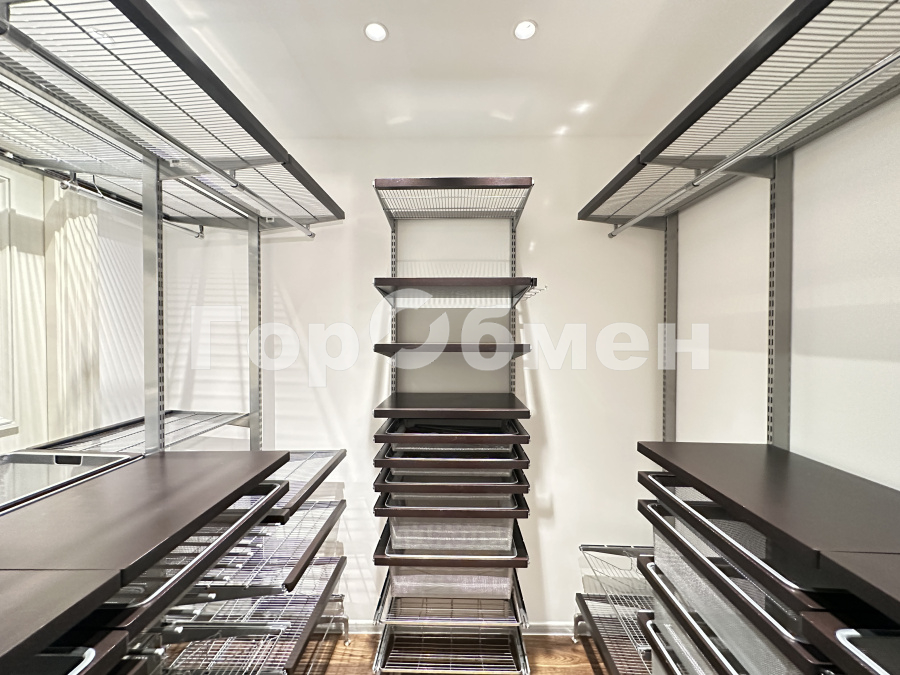 Продажа 2-комнатной квартиры, Москва, Россия,    Староволынская улица