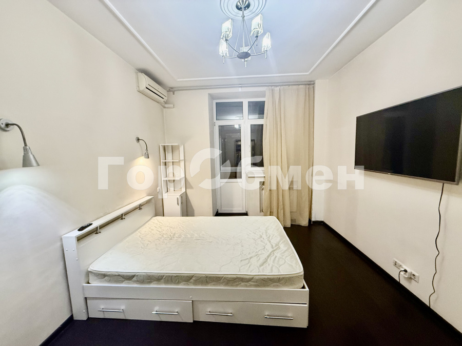 Продажа 2-комнатной квартиры, Москва, Россия,    Кутузовский проспект