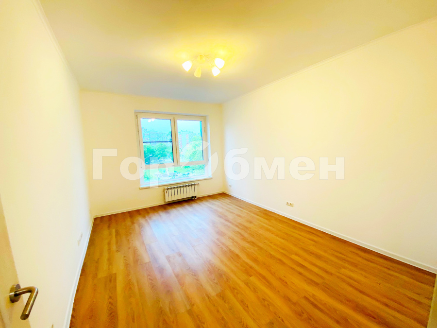 Продажа 3-комнатной квартиры, Москва, Россия,   улица Генерала Глаголева