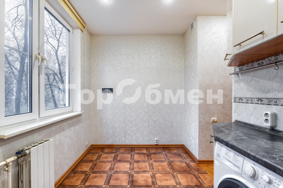 Продажа 3-комнатной квартиры, Москва, Россия,   Винницкая улица