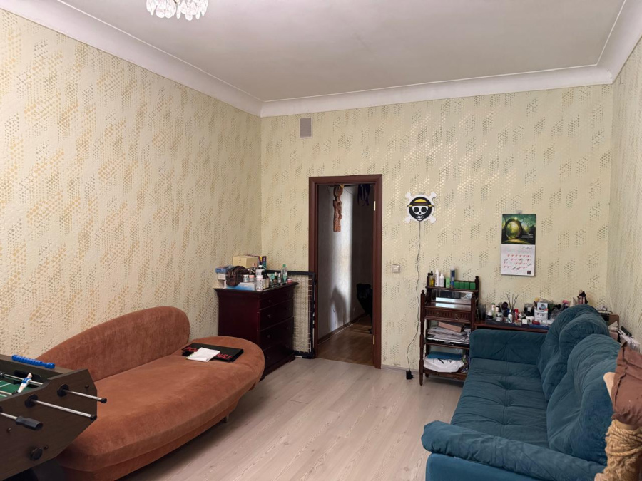 Продажа 2-комнатной квартиры, Москва, Россия,    Мантулинская улица