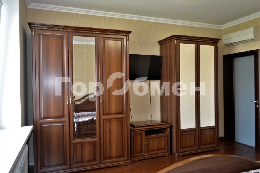 Аренда 3-комнатной квартиры, Москва, Россия,   улица Раменки