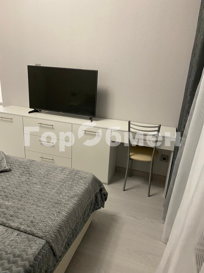 Аренда 2-комнатной квартиры, Москва, Россия,   улица Петра Алексеева