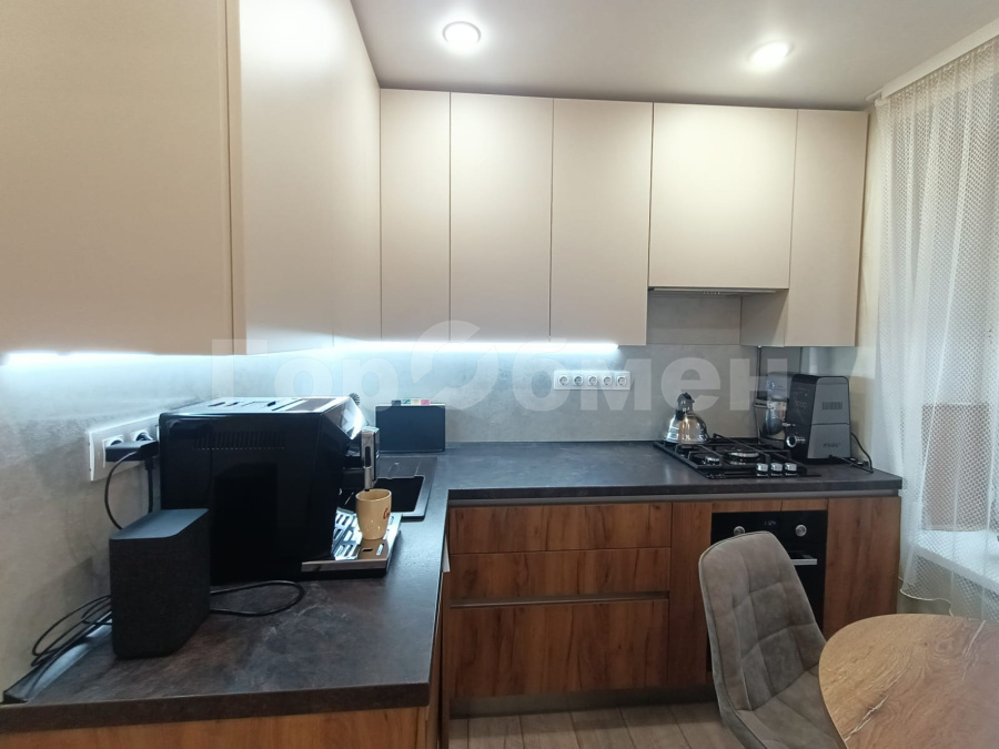 Продажа 2-комнатной квартиры, Москва, Россия,   улица Искры