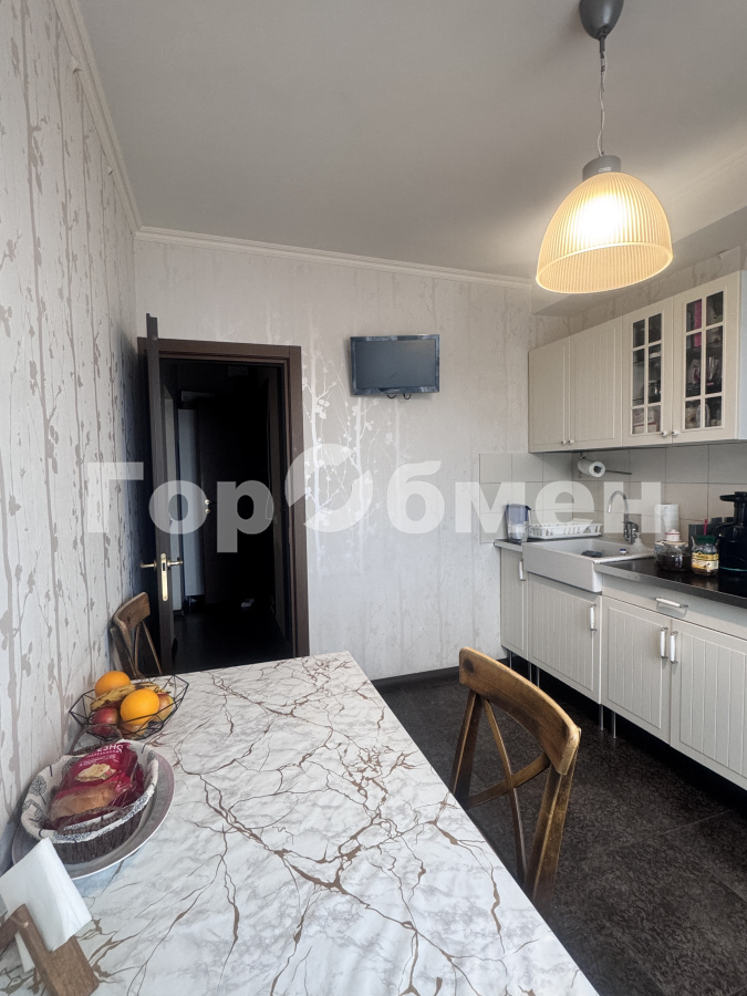 Продажа 2-комнатной квартиры, Москва, Россия,   Лукинская улица