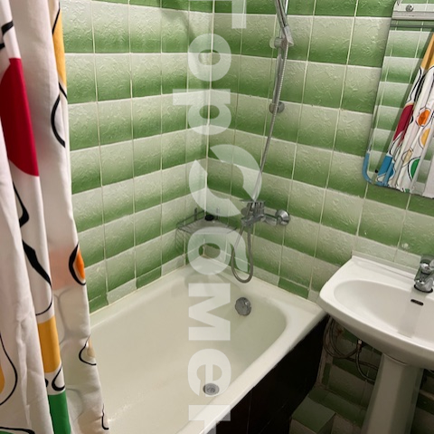 Аренда 3-комнатной квартиры, Москва, Россия,   улица 26 Бакинских Комиссаров