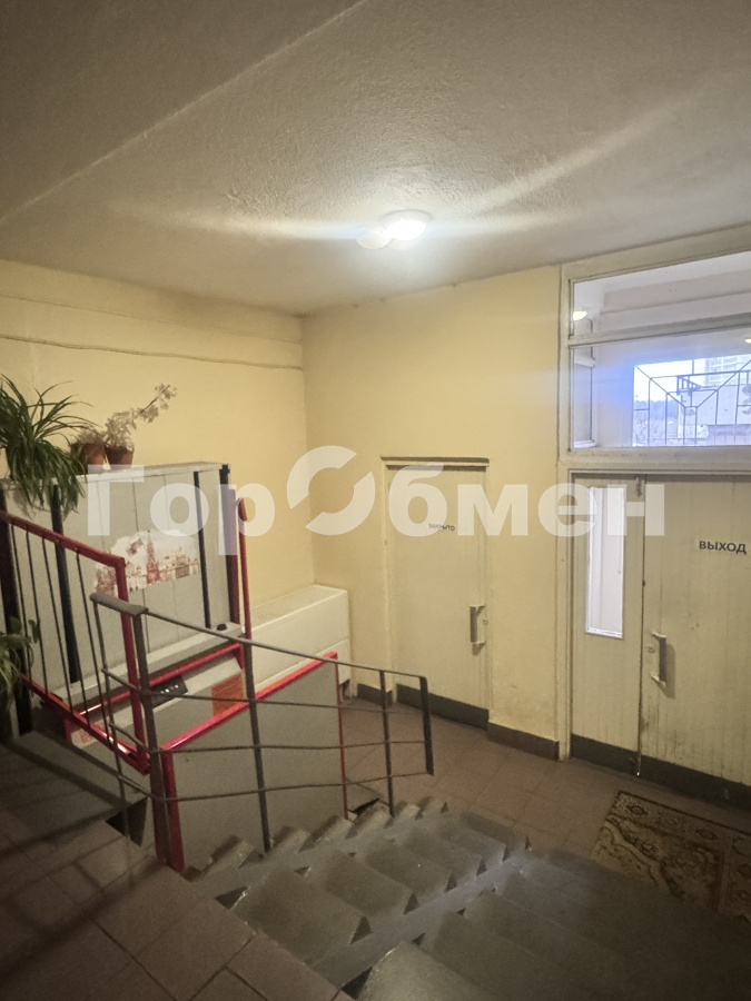 Продажа 2-комнатной квартиры, Москва, Россия,   Лукинская улица