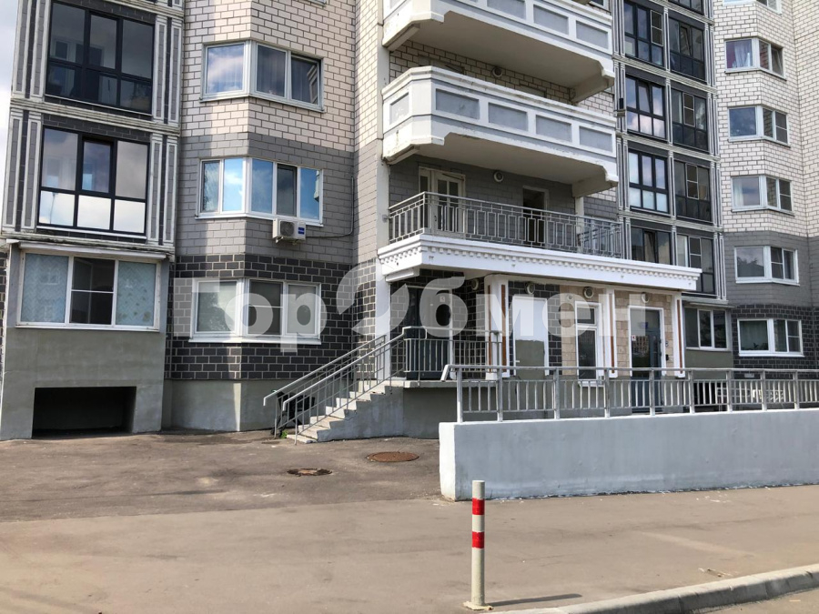 Продажа 2-комнатной квартиры, Москва, Россия,    улица Бутлерова