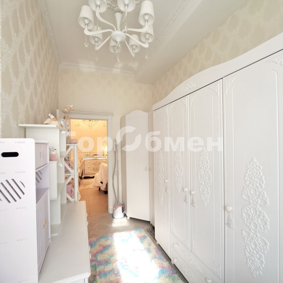 Продажа 3-комнатной квартиры, Москва, Россия,   1-я Владимирская улица