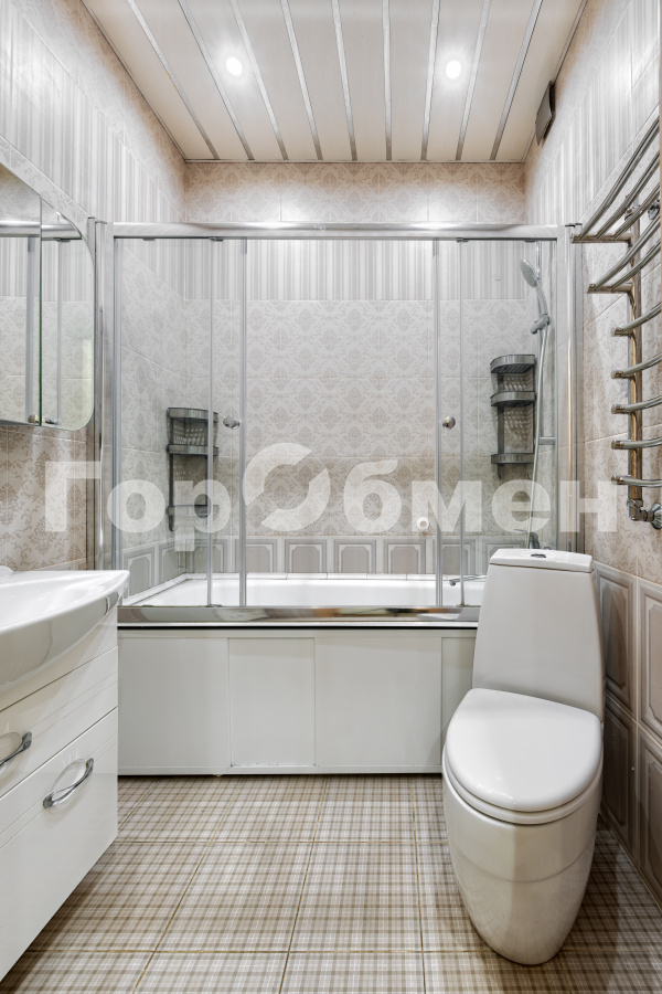 Продажа 2-комнатной квартиры, Москва, Россия,   Михневская улица