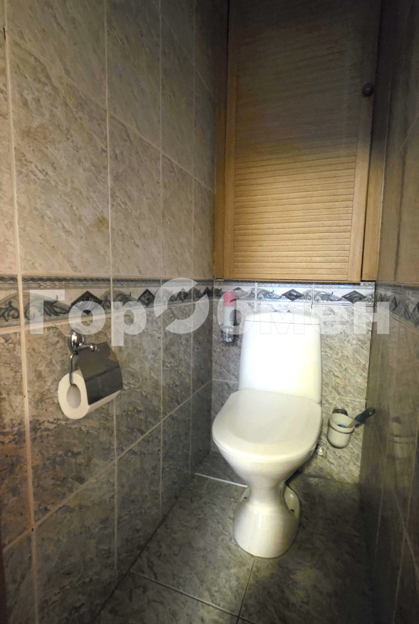 Продажа 3-комнатной квартиры, Москва, Россия,   улица Плющева