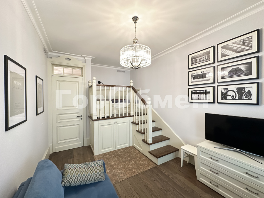 Продажа 2-комнатной квартиры, Москва, Россия,    Староволынская улица