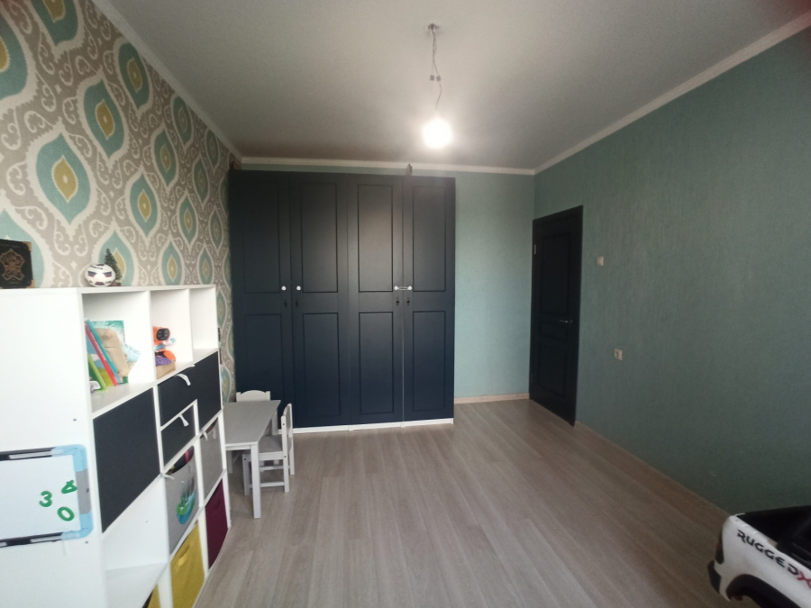 Продажа 3-комнатной квартиры, Москва, Россия,    улица Вертолётчиков