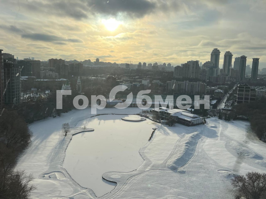 Продажа 3-комнатной квартиры, Москва, Россия,   улица Пырьева