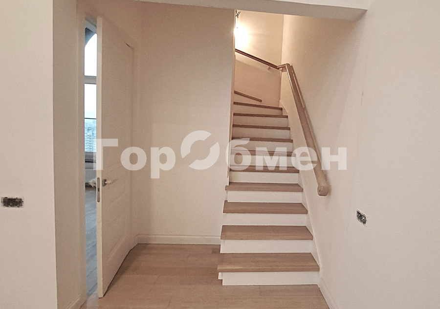 Продажа 4-комнатной квартиры, Москва, Россия,   1-я Мясниковская улица