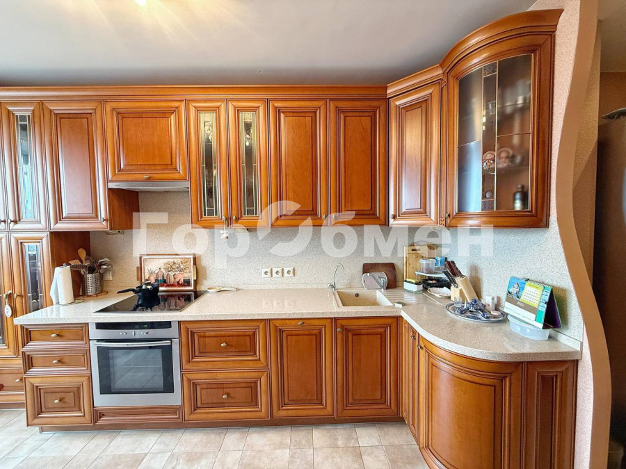 Продажа 3-комнатной квартиры, Москва, Россия,   Нижегородская улица